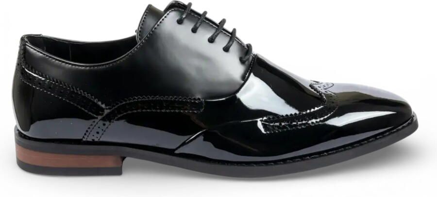 Infinity Leather Zwarte herenschoenen van lakleer met vleugelneus (PV-model)