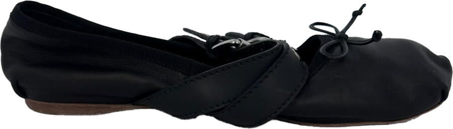 Miu Pre-owned Miu Ballerina's met Gespaccent in Zwart Leer