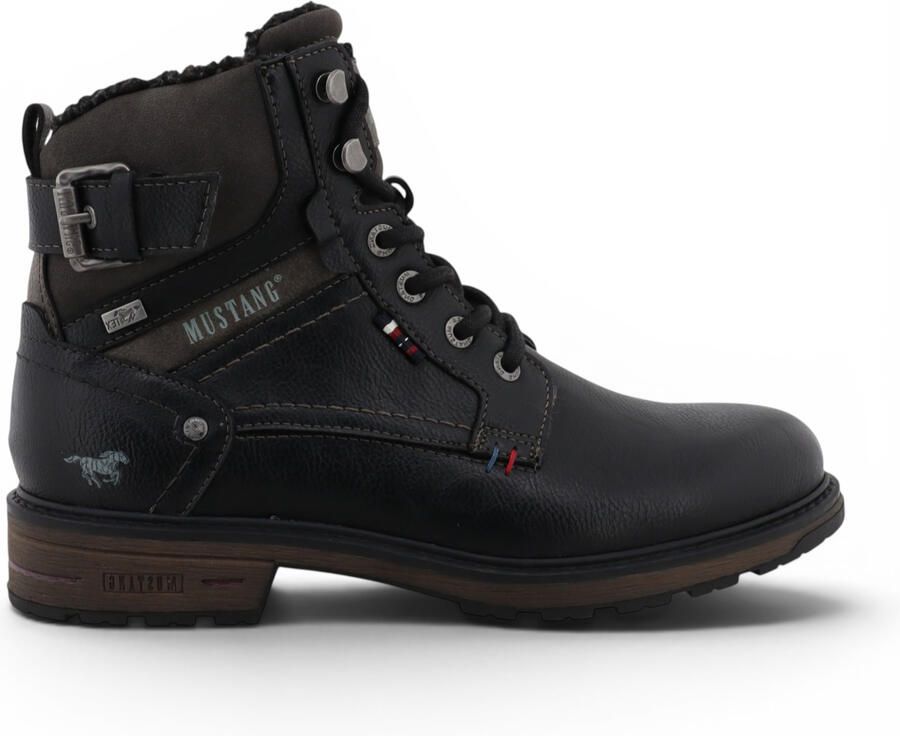 Mustang heren enkellaarsjes met vetersluiting zwart van imitatieleer M0021001