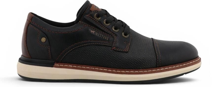 Mustang Zwarte Nepleer Buitenschoenen voor de Mens M0141002
