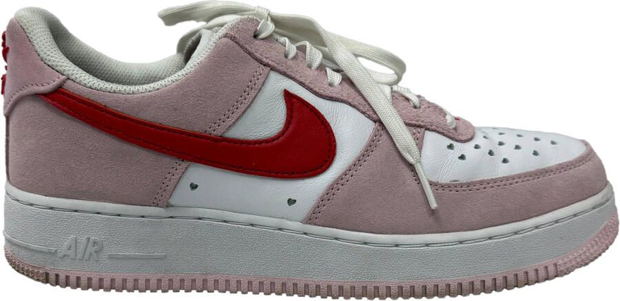 Nike Pre-owned Nike Air Force 1 Low 'Valentijnsdag Liefdesbrief' Sneakers in Roze Suède