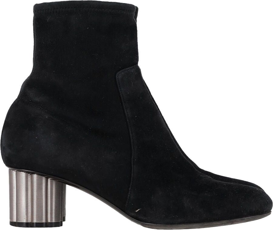 Salvatore Ferragamo Pre-owned Ferragamo Catania Enkellaarsjes met Stretch in Zwart Suède