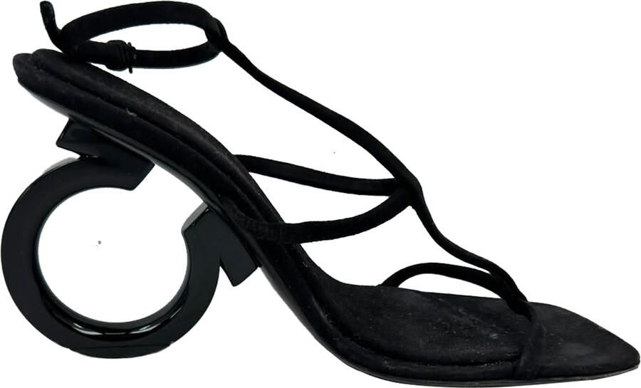 Salvatore Ferragamo Pre-owned Ferragamo Elina sandalen met hakken in zwart geitenleer suède