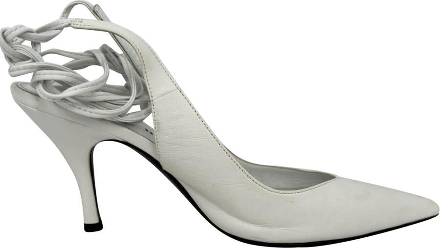 The Attico De Attico pumps met spitse neus en strikceintuur in wit leer