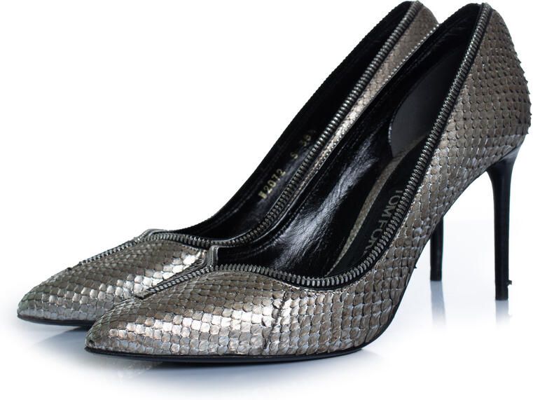 Tom Ford Pre-owned Tom Ford pumps met ritssluiting van pythonleer en metallic details.