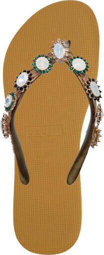 Uzurii Pearl monroe oker
