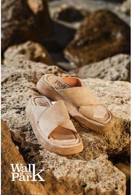 Walk in the Park D100 blauwe suède slipper