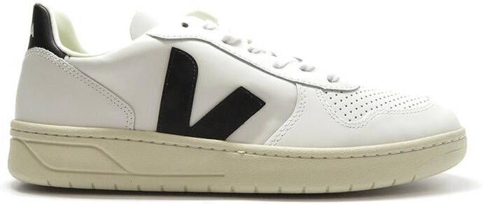 VEJA V-10 Leather