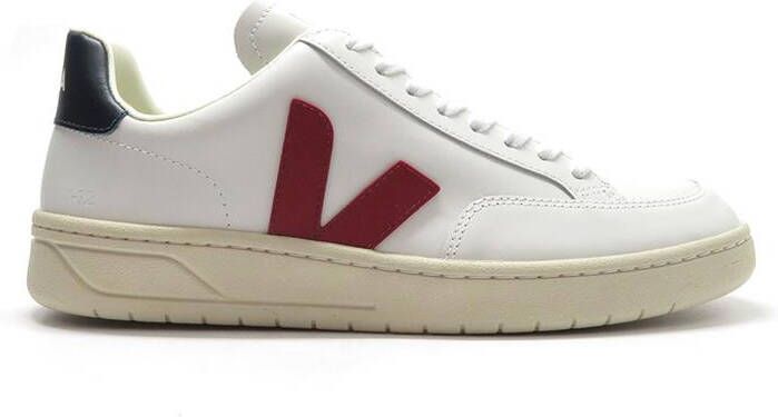 VEJA V-12 Leather