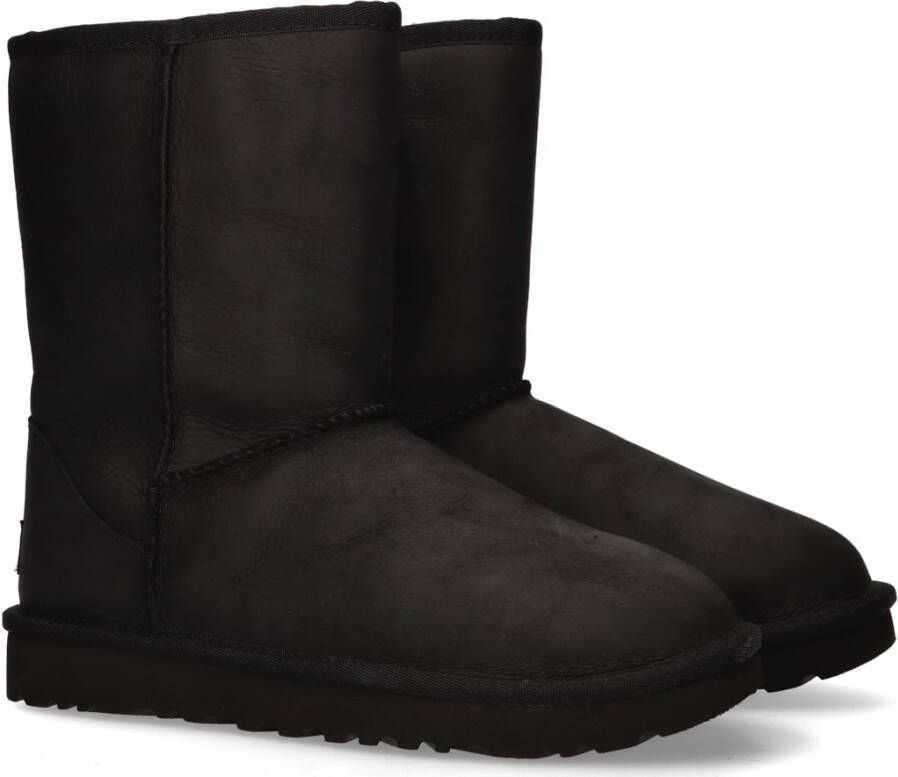 Ugg Classic Short Leather Boot Zwart