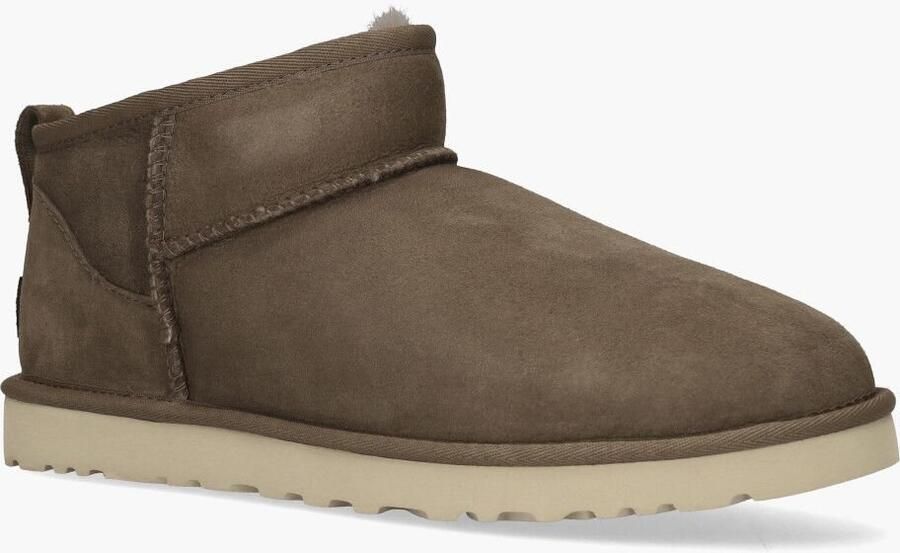 UGG Vachtlaarzen Heren Classic Ultra Mini Maat: 42 Materiaal: Suède Kleur: Bruin