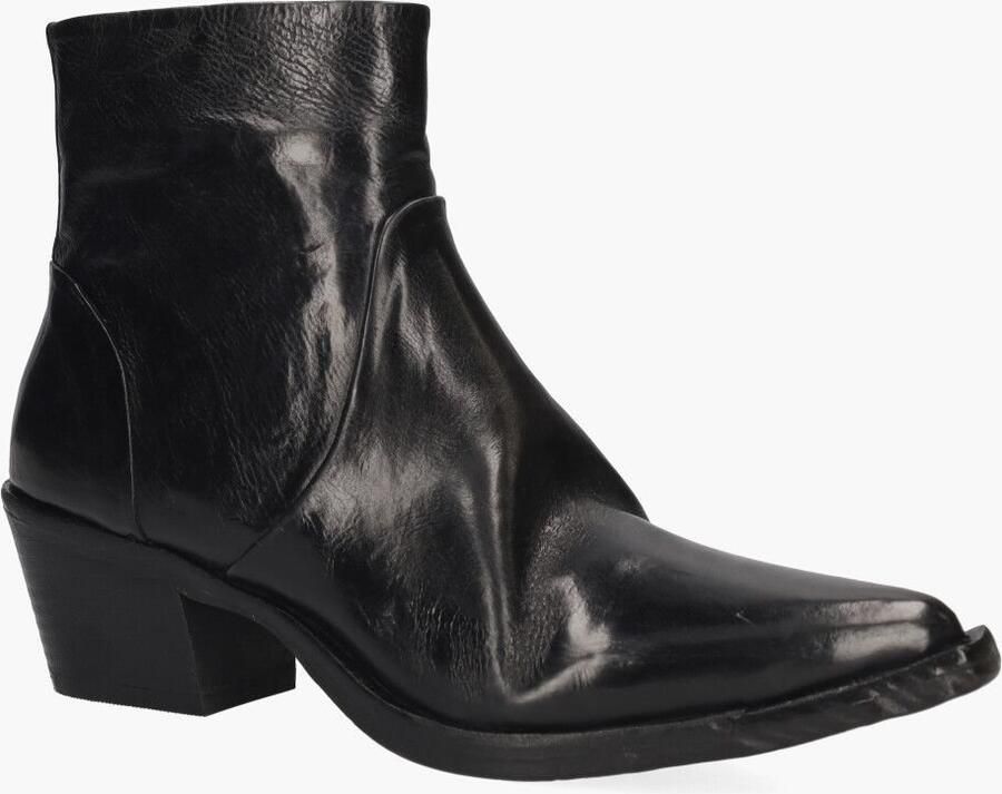 Vivian ray Ark Umay Zwart