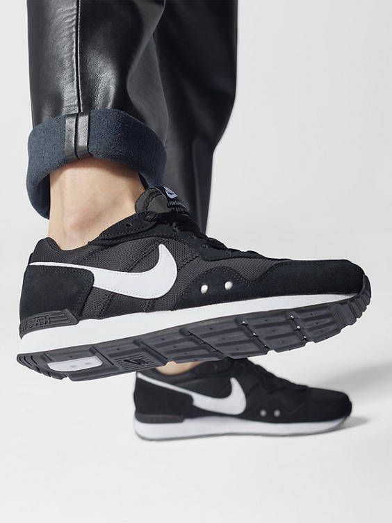 Nike Zwarte Venture Runner