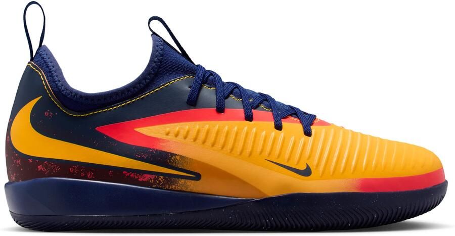 Nike Phantom 6 Low Haaland Academy Zaalvoetbalschoenen (IN) Kids Donkerblauw Oranje Geel Rood