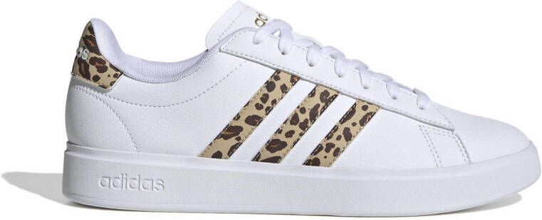Adidas sneakers tijgerprint hotsell