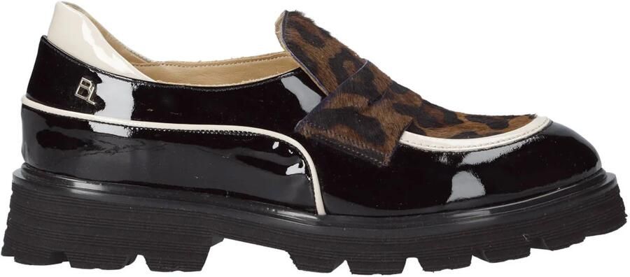 Babouche Evita-21 chunky lakleren loafers met panterprint zwart ecru