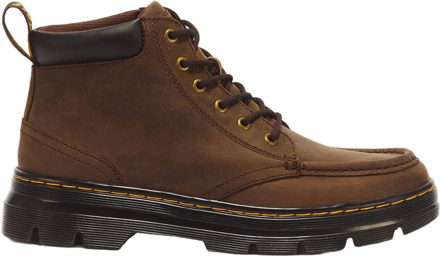Dr. Martens Bridwell Chukka leren veterboots met profielzool donkerbruin