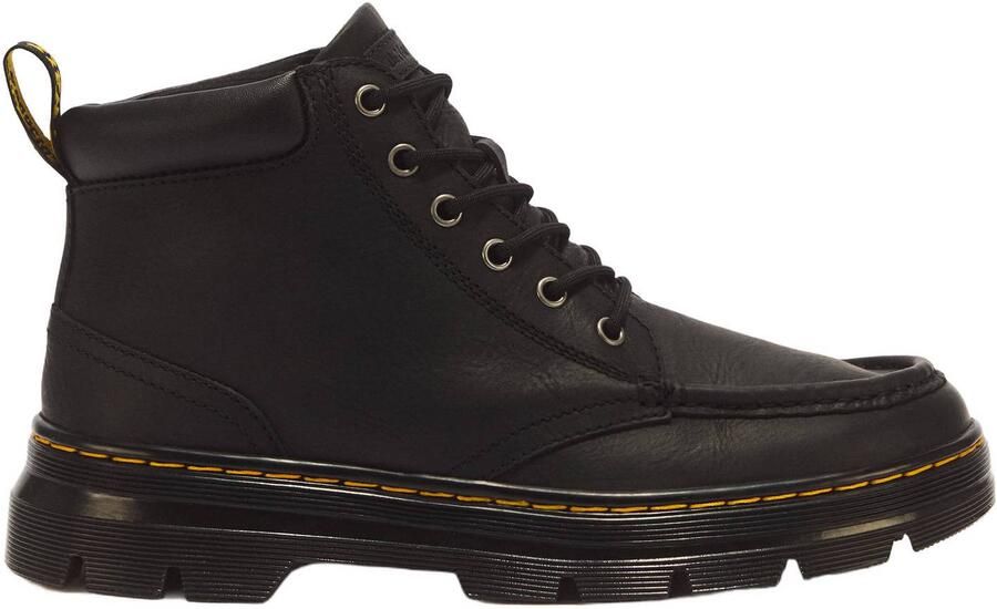 Dr. Martens Bridwell Chukka leren veterboots met profielzool zwart