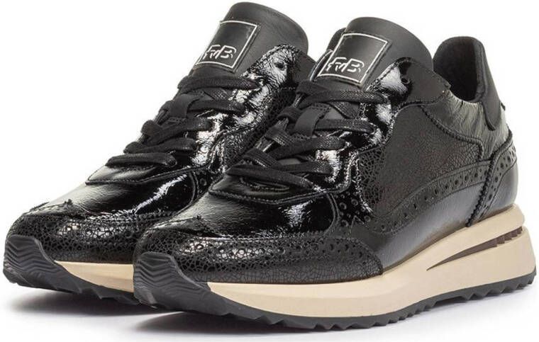 Sumi 07.07 lakleren sneakers zwart