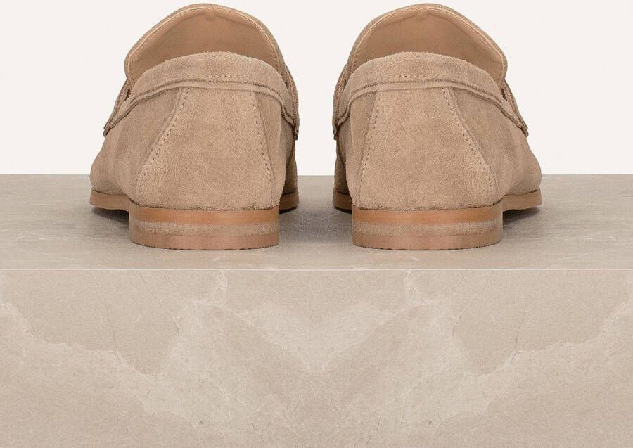 Haboob Gigi suède loafers met gesp zand