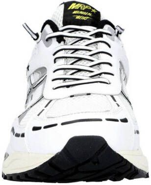 MRP sneakers wit
