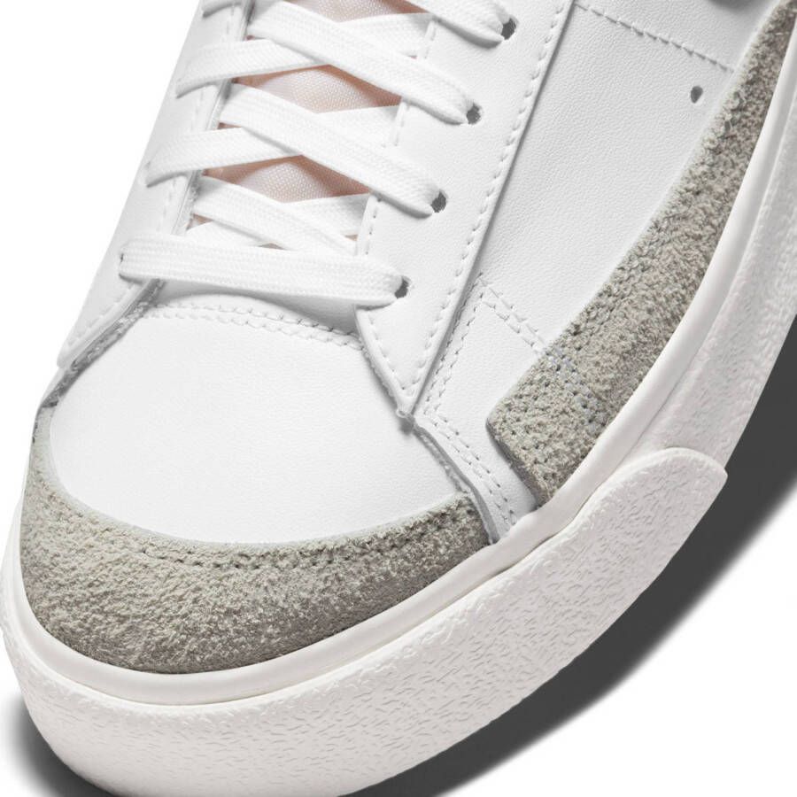 Nike Blazer Low Platform sneakers wit zwart