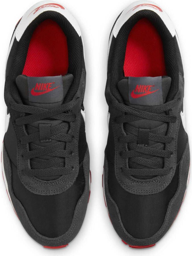 Nike MD Valiant sneakers zwart grijs rood