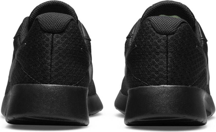 Nike Tanjun sneakers zwart