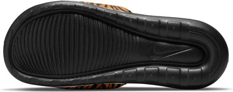 Nike Victori One Slippers met print voor dames Zwart - Foto 7