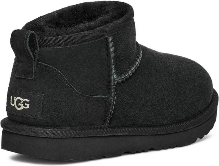 UGG Classic Ultra Mini suède enkelboots zwart