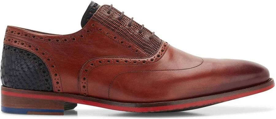 Floris van Bommel De Stapper 03.00 leren veterschoenen donker cognac