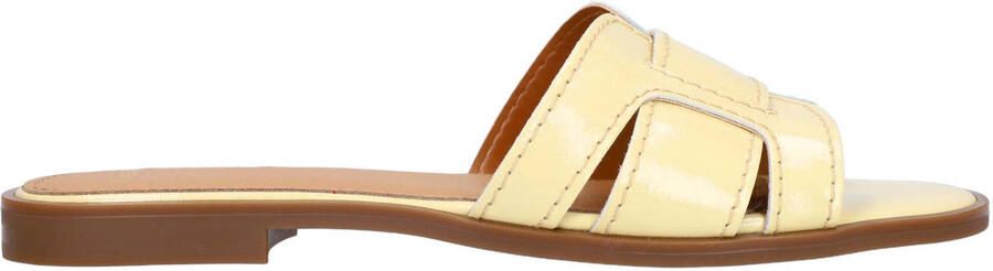 Manfield lak slippers geel