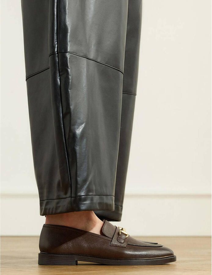 Manfield Dames Donkerbruine leren loafers met goudkleurig detail - Foto 2