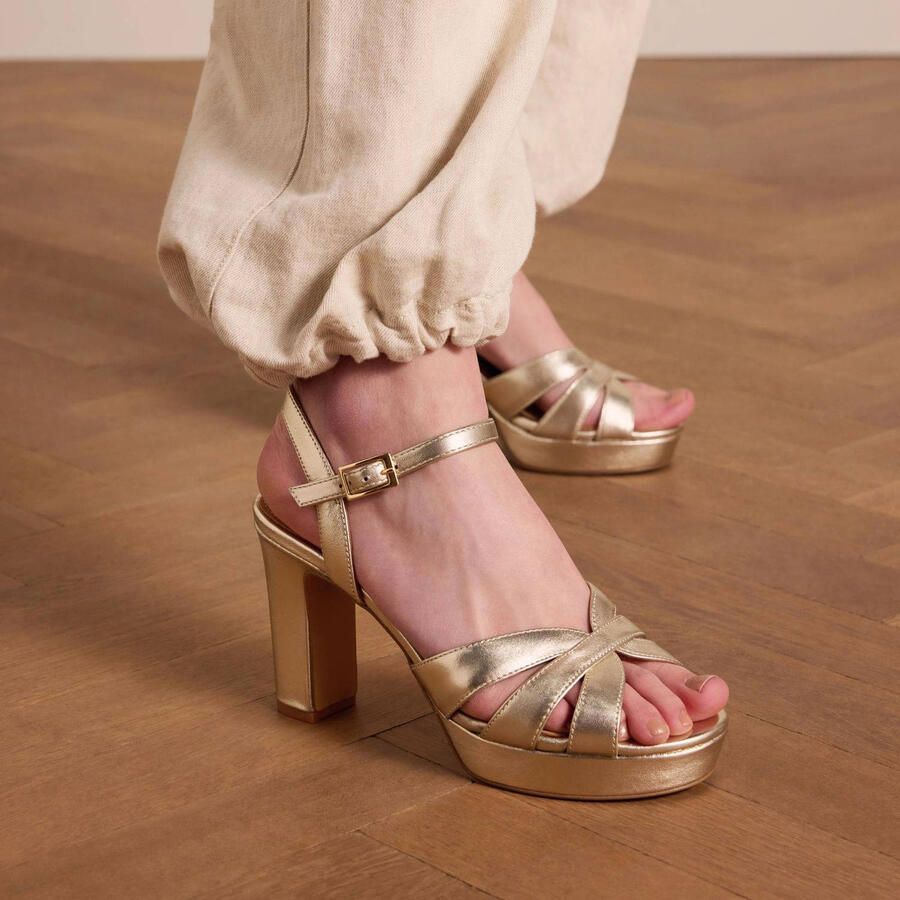Manfield Dames Goudkleurige leren sandalen met hak