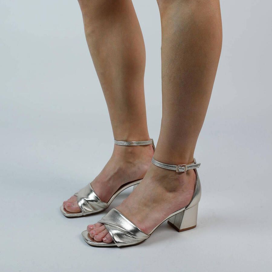 Manfield Dames Goudkleurige leren sandalen met hak - Foto 2