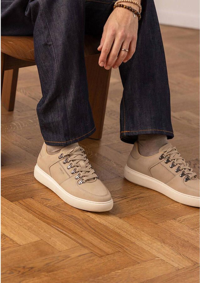 Manfield Heren Beige nubuck sneakers
