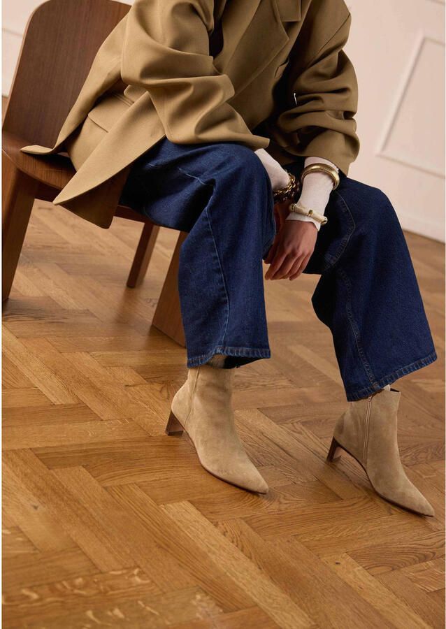 Manfield Dames Beige suède enkellaarsjes met hak - Foto 2