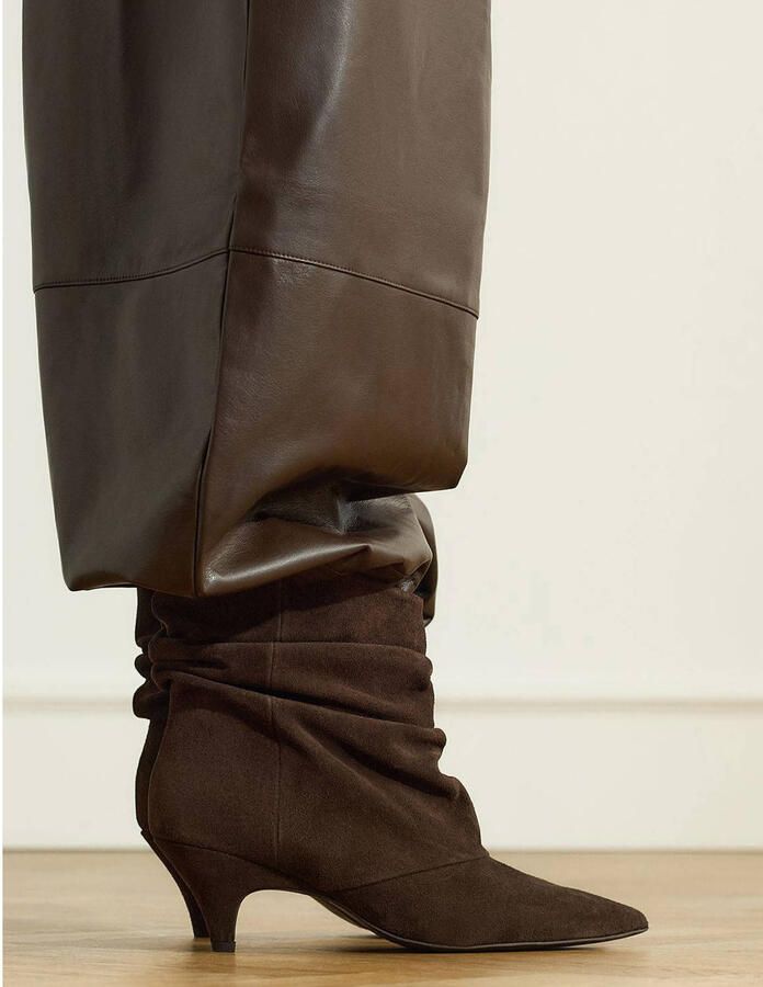 Manfield Dames Donkerbruine suède slouchy enkellaarsjes met hak - Foto 2