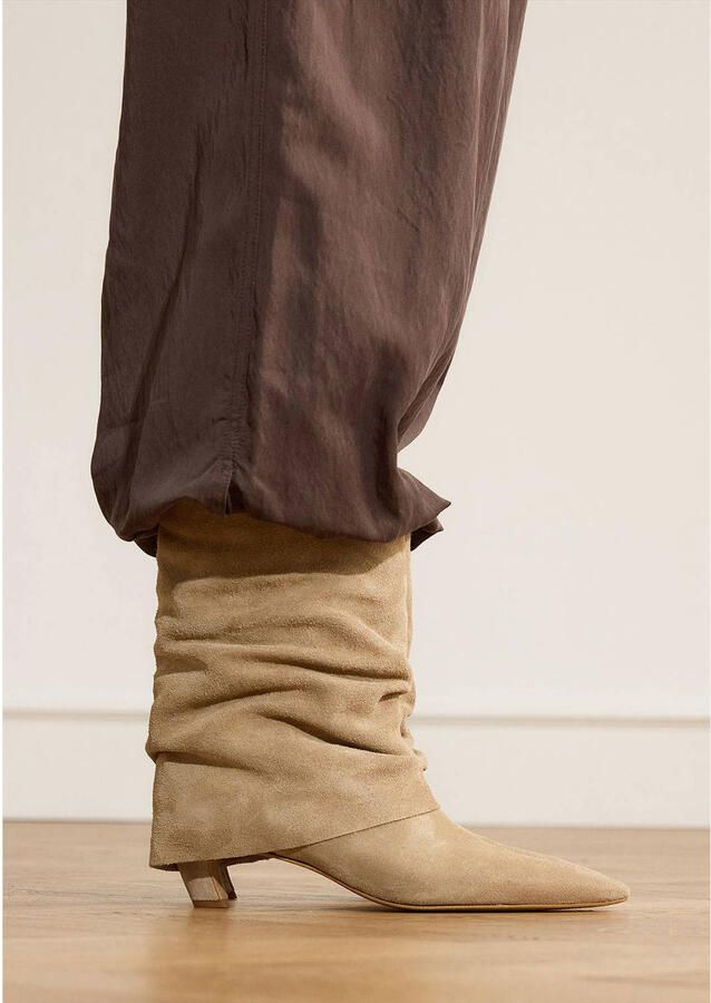 Manfield Dames Beige suède enkellaarsjes met flap - Foto 2