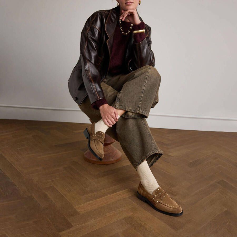 Manfield Dames Bruine suède loafers met goudkleurige studs - Foto 2