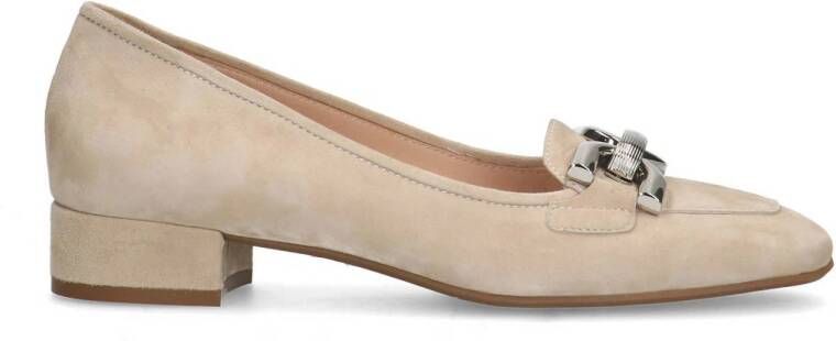 Manfield Dames Beige suède loafers met zilverkleurige chain