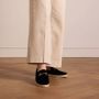 Manfield Dames Zwarte suède loafer met goudkleurig detail - Thumbnail 1