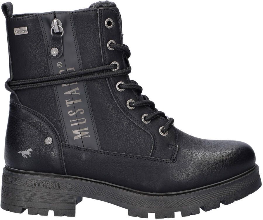 Mustang veterboots met profielzool en logo zwart