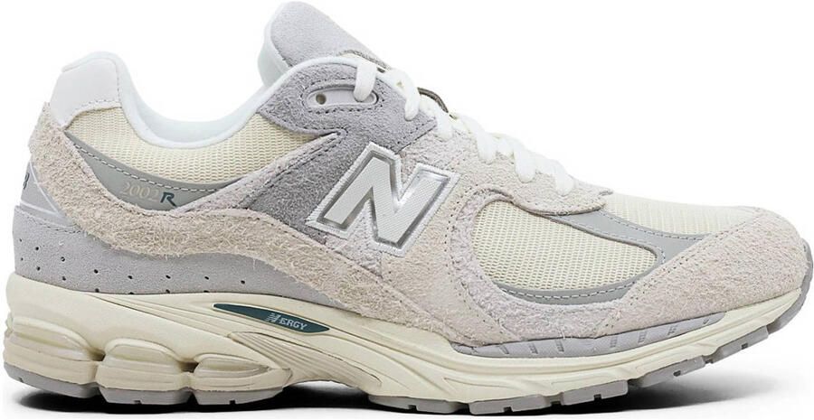 New Balance 2002R Schoenen Beige Maat: 46.5 Synthetisch Textil Foot Locker