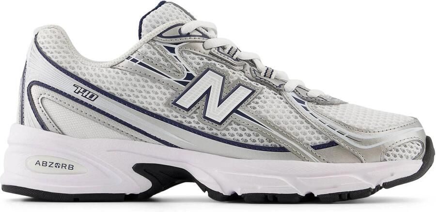 New Balance Witte Leren Sneakers Met Geperforeerde Details White