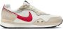 Nike Venture Runner Shoes Sneakers Sail Gym Red Pearl White Black Dames - Thumbnail 1