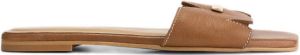 NIKKIE leren slippers met gesp bruin