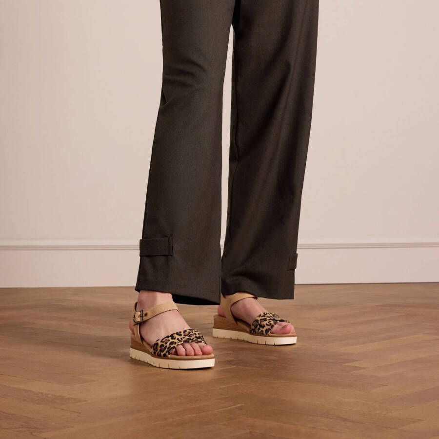 No Stress Dames Beige suède sandalen met leopard details
