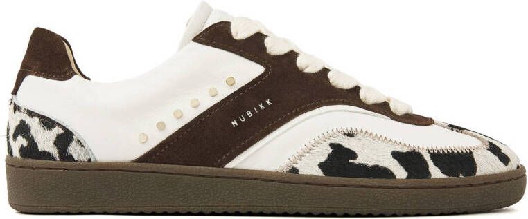 Nubikk Ray Owen Studs leren sneakers met ponyhair en koeienprint bruin wit