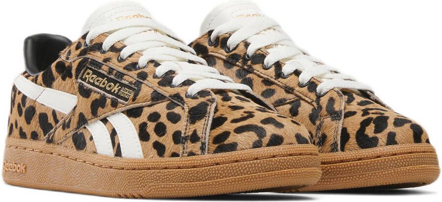 Reebok Classics Club C suède sneakers bruin zwart